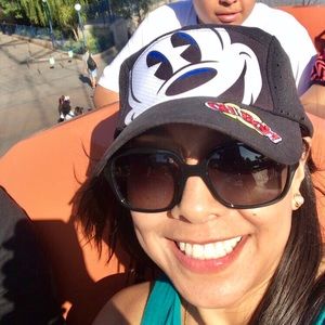 Meet your Posher, Desiree